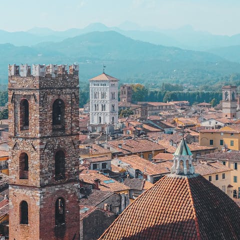 Spend a day sightseeing in nearby Lucca – a short drive away