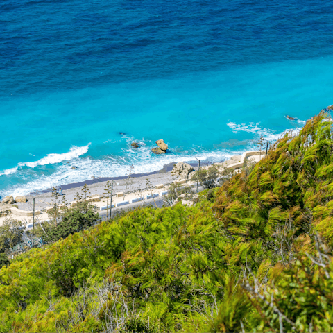 Discover the beautiful beaches of Rhodes