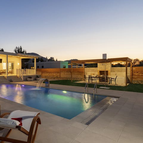 Light up the barbecue and dine under the stars