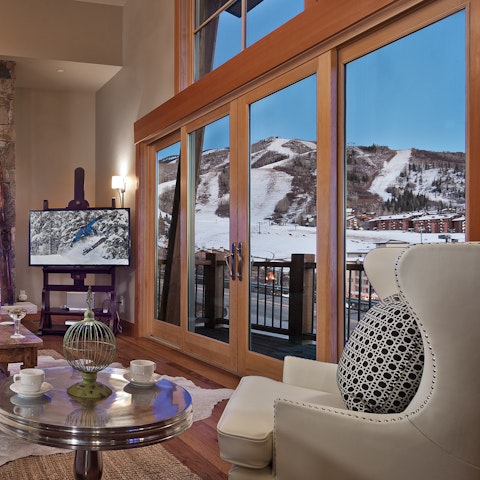 wall to ceiling windows