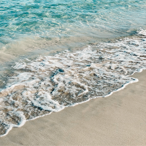 Walk five minutes to the beach of Port des Torrent