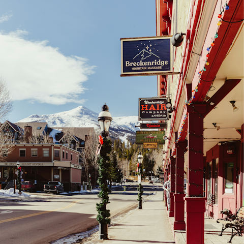 Enjoy après-ski in Breckenridge – 1 mile away