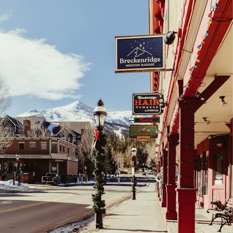Enjoy après-ski in Breckenridge – 1 mile away
