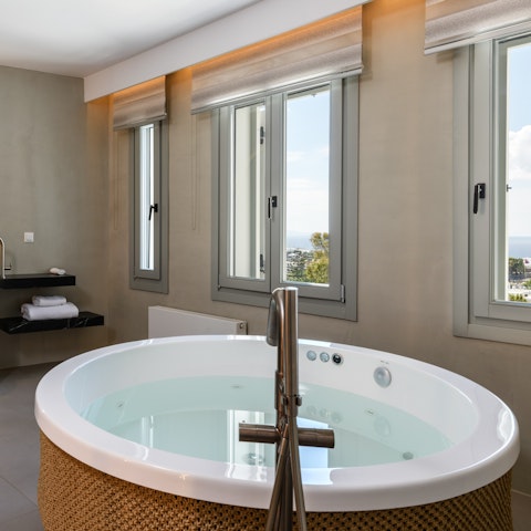 Unwind body and mind in one of six jacuzzis