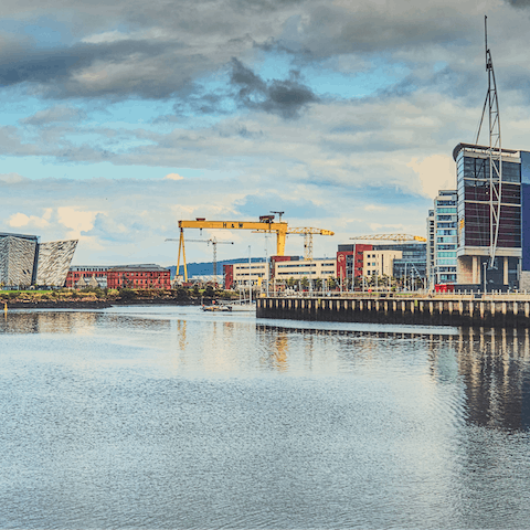 Enjoy your stay in Belfast's Queens Quarter area, full of hip cafes and restaurants and moments away from the city centre