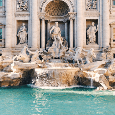 Take a twenty minute stroll to the iconic Trevi Fountain