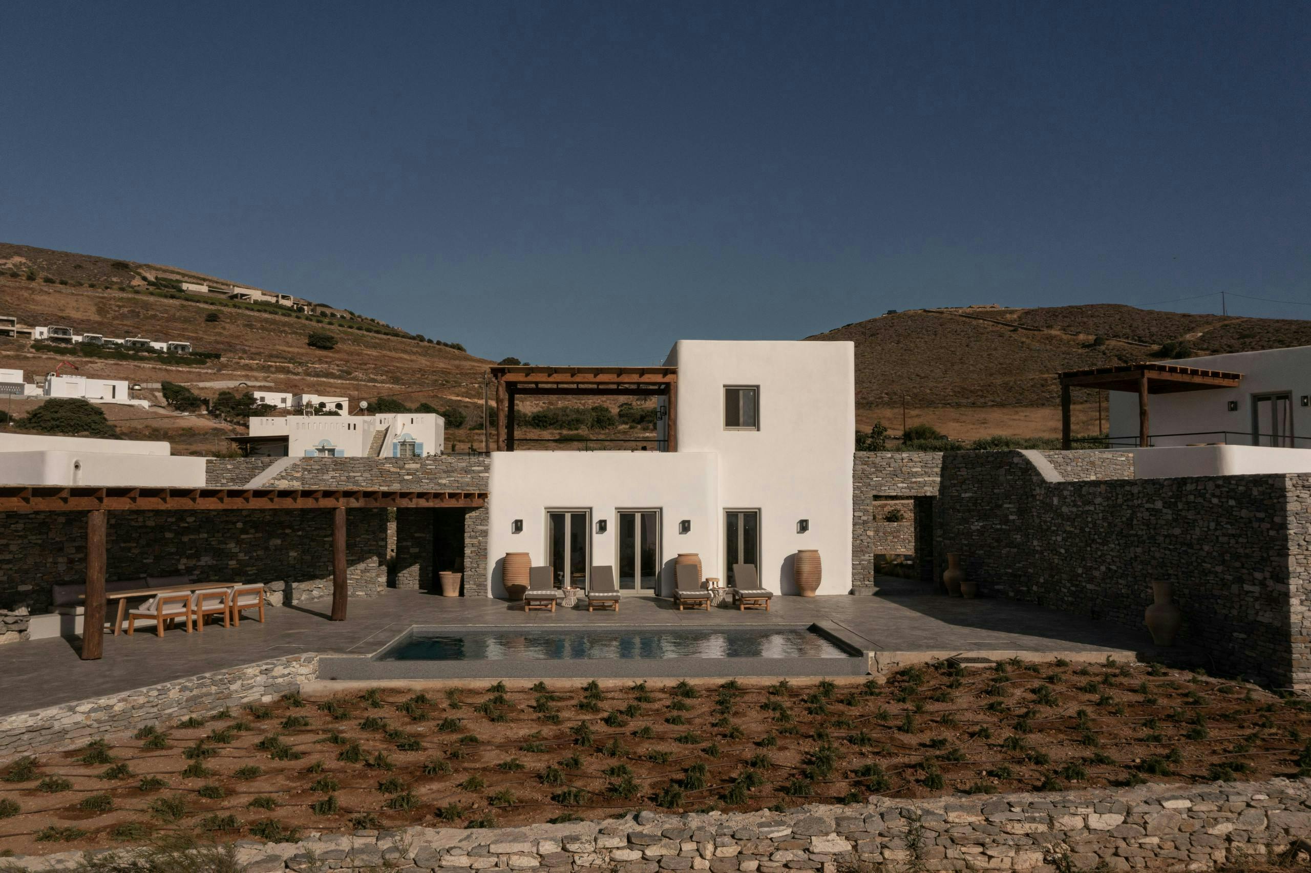 Paradise Bloom Embrace