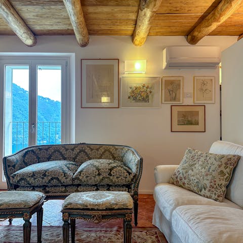 Relax in the living area with a glass of Prosecco