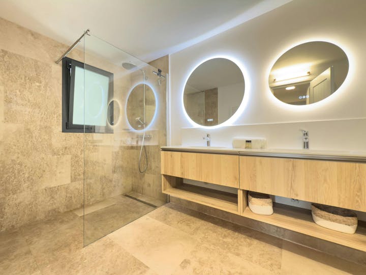 Bathroom photo