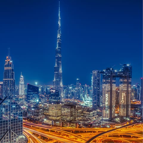 Take some photos of the nearby Burj Khalifa