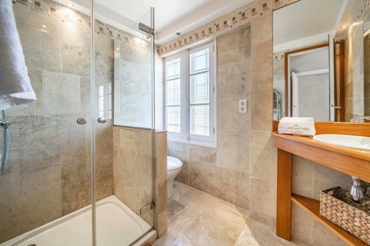 Bathroom photo