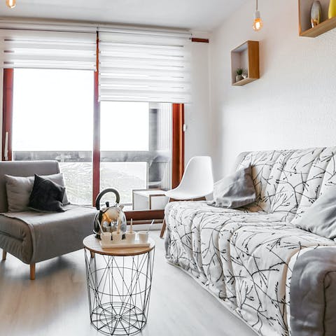 Cosy up in the stylish living room for movie nights in