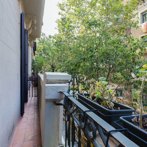 Start your mornings with a milky coffee on the Juliet balcony