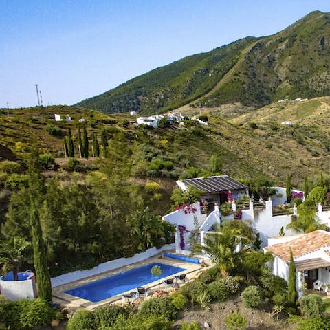 Explore the hills around Andalucia