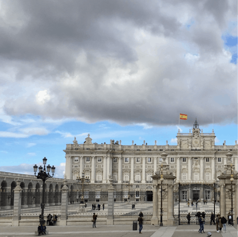 Give the royals a wave, the palace is just a twelve-minute stroll away