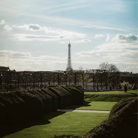 Stroll a few minutes to Tuileries Garden for a picnic of fresh bread and cheese