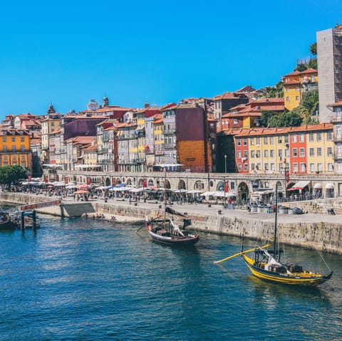 Stay in Porto's historic centre, near Cais da Ribeira