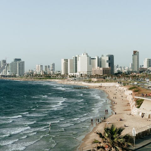 Take a fifteen minute stroll over to Charles Clore Beach for a dip in the cooling Mediterranean