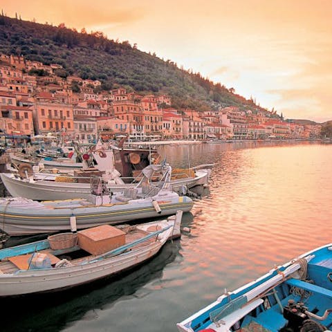 Explore the little towns and harbours nestled along the seafront
