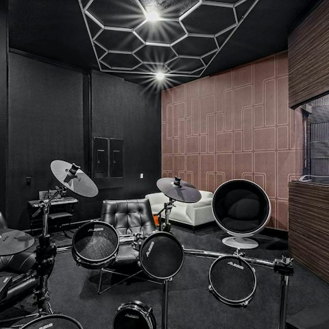 Live musician dreams in the private recording studio