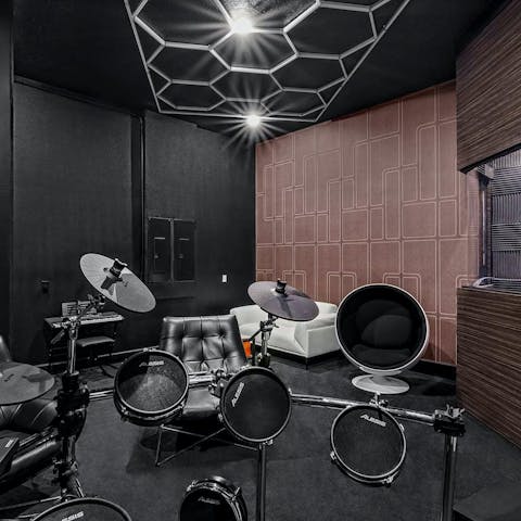 Live musician dreams in the private recording studio
