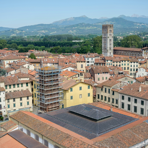 Discover the charm of Lucca’s historic centre
