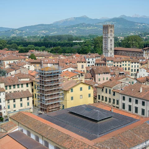 Discover the charm of Lucca’s historic centre