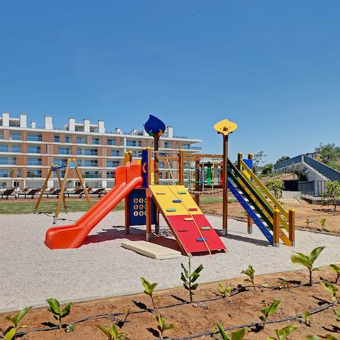 Let the children have fun in the outdoor play area