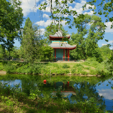 Take a fifteen minute stroll to Hackney's leafy oasis, Victoria Park