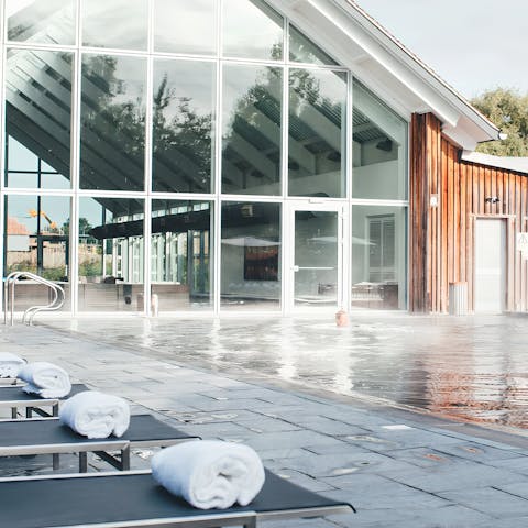 Make the most of the on-site amenities featuring swimming pools and a gym