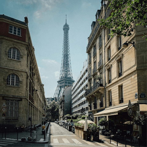 Wander over to the Eiffel Tower, twenty minutes away