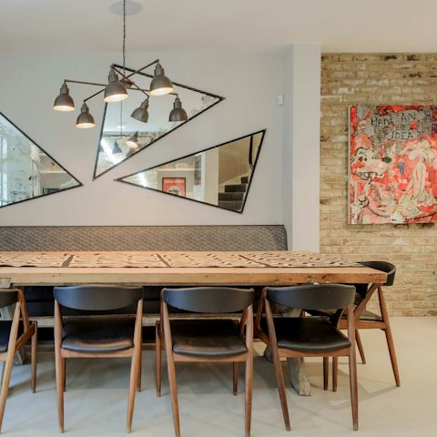 Hire in a private chef for a lively dinner party