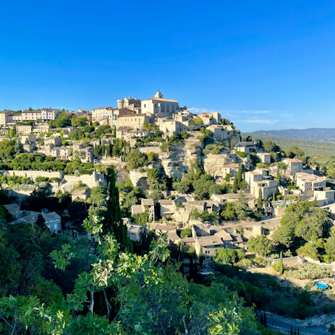 Stay a ten-minute drive from the pretty village of Gordes