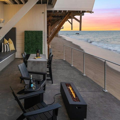 Enjoy a glass of Californian rosé and a barbeque on the shared deck