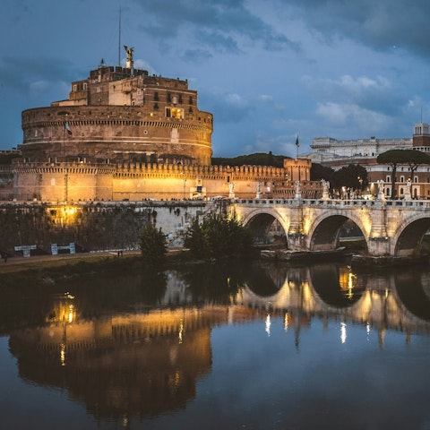 Walk to Castel Sant'Angelo in fifteen minutes