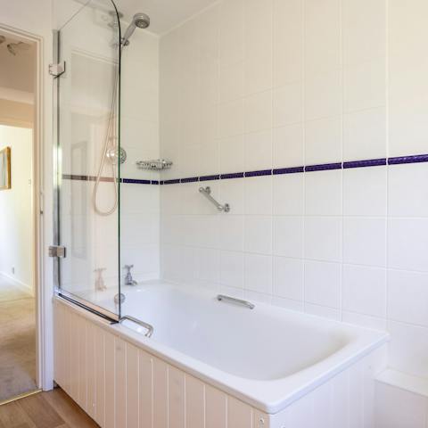 Refresh under the power shower or run yourself a calming bath after a ramble in the East Sussex countryside
