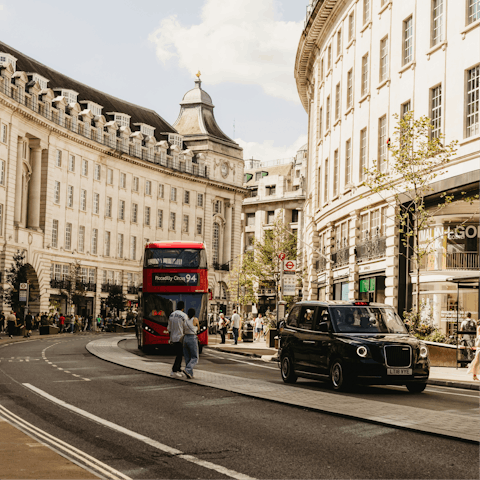 Stay a twenty-minute tube journey from central London