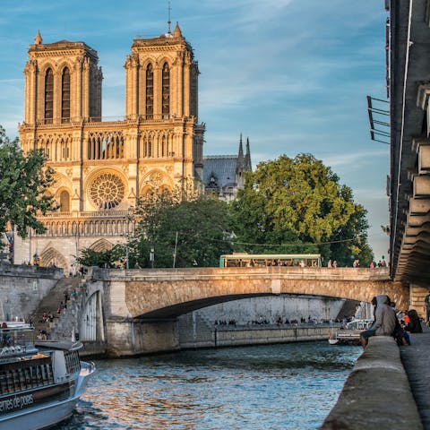 Spend your day exploring Paris on foot