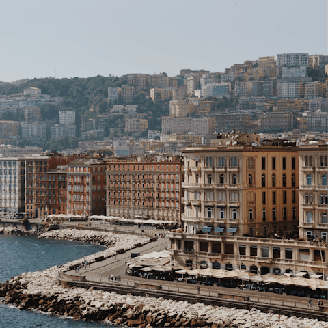 Grab lunch by the waterfront, within walking distance