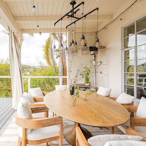 Share memorable meals together overlooking the mountains