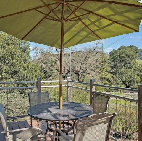 Sit out on one of the private terraces and dine alfresco under the California sun