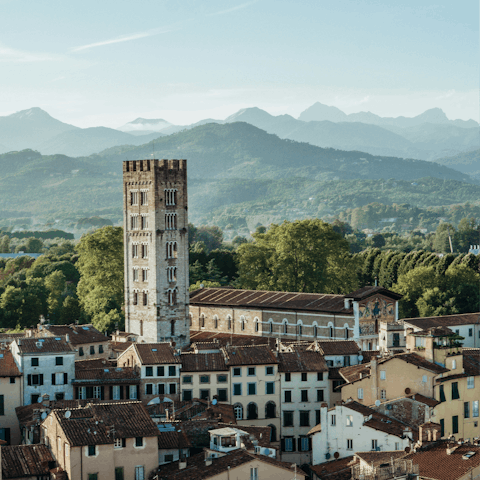 Take a five-minute drive or thirty-minute walk into the grand city of Lucca