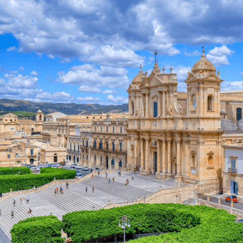 Stay in the heart of the beautiful Baroque city of Noto