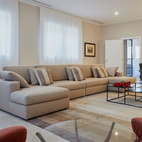 Lounge about and enjoy evenings of wine and movie with your loved ones