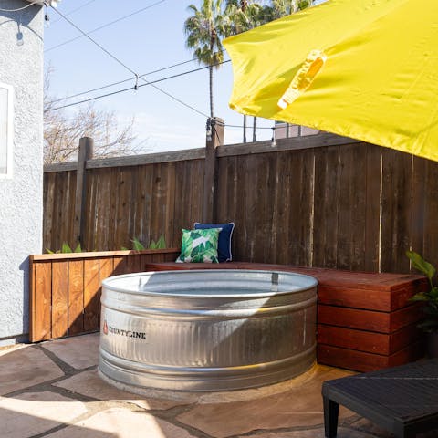Take a dip in the cowboy tub, followed by alfresco sundowners