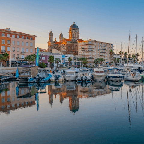 Visit the seaside resort of Saint-Raphaël – within driving distance