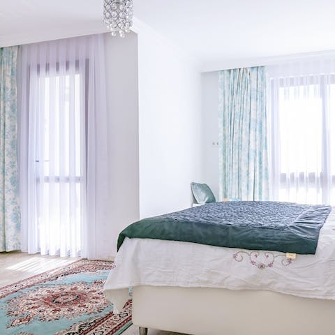 Hop out of bed and straight onto the balcony to feel the warmth of the morning sun on your face and take in the vista