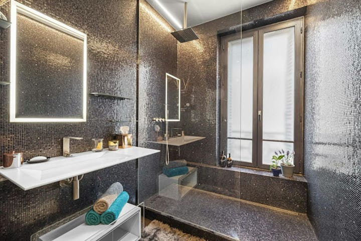 Bathroom photo