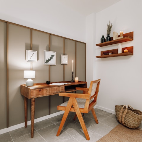 Work from home in the office, a bonus for business travellers
