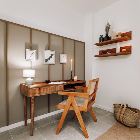 Work from home in the office, a bonus for business travellers